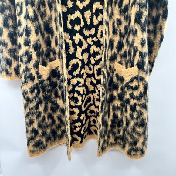 Torrid Size 1 Cheetah Print Heavy Knit Cardigan Tan/Black Open Front Fuzzy - Picture 3 of 9